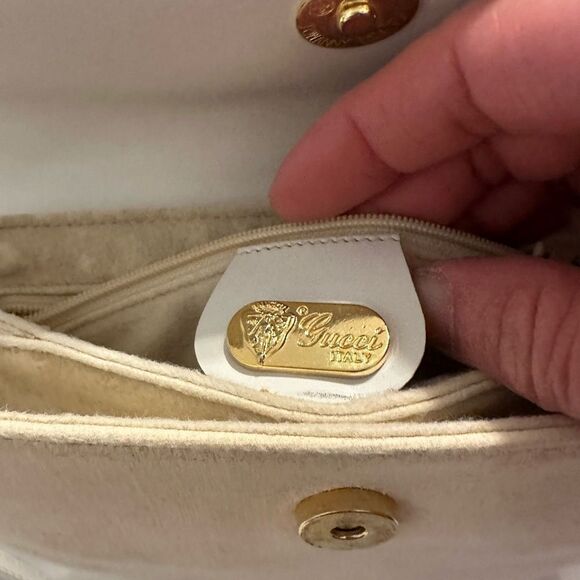 Gucci Cream Crossbody Mini Bag with Flap Closure - Picture 9 of 13